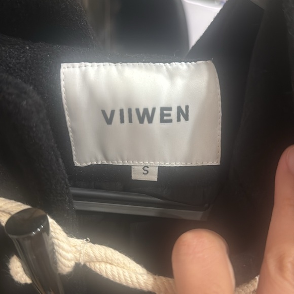 Horn-button long coat - Picture 3 of 6